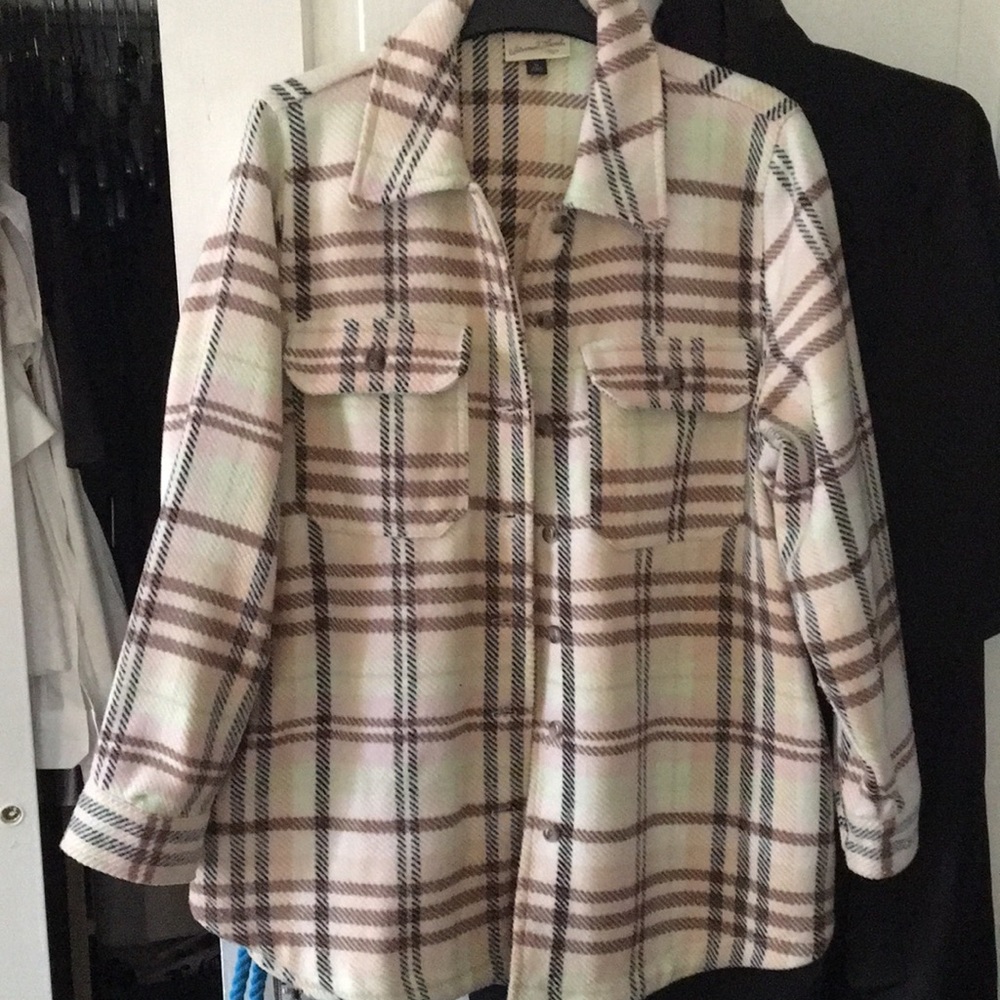 Universal Thread • Brushed Fleece Oversized Plaid Shacket Jacket with Pockets! - Picture 11 of 16